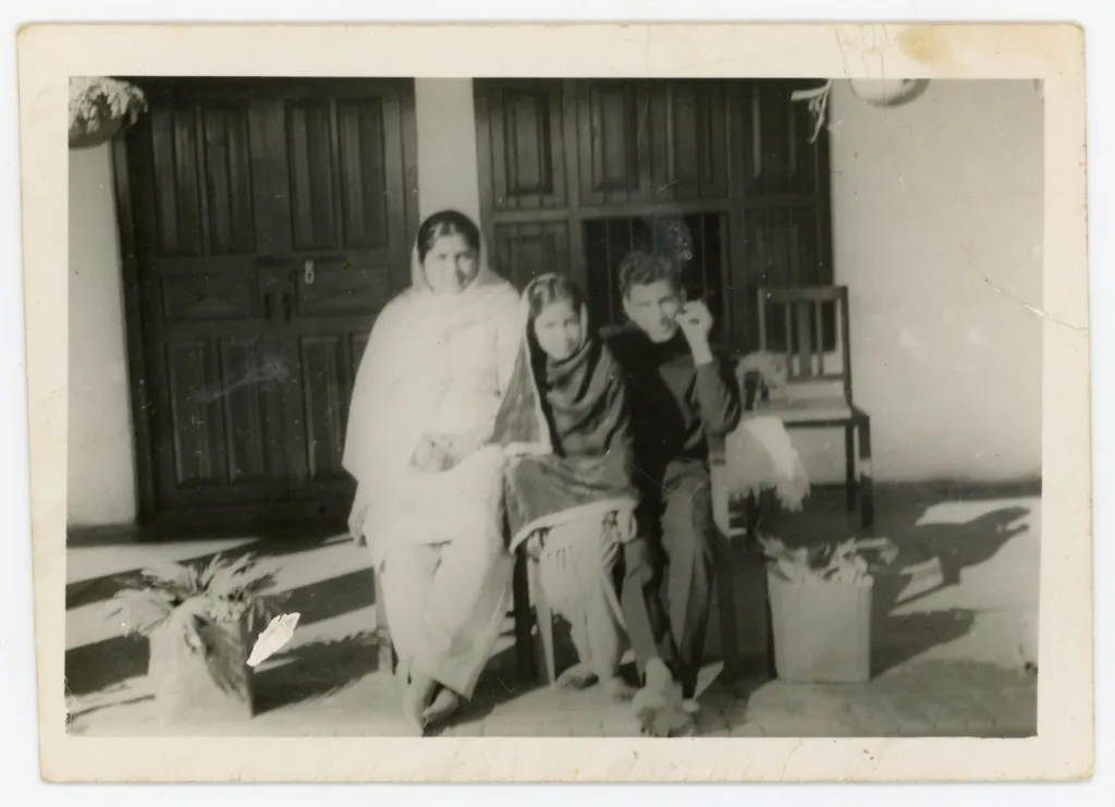 Gulzarina Begum, Shamim Akhtar and Mohammed Ashraf, Pakistan, c.1950