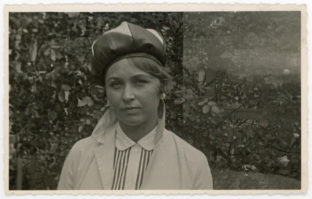 Ilga Berzins, Grattan Road, 1965