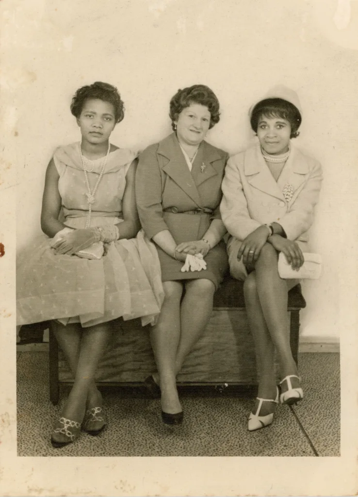 Jasmine Price, Mary and Viola McKenzie, Manningham, 1962